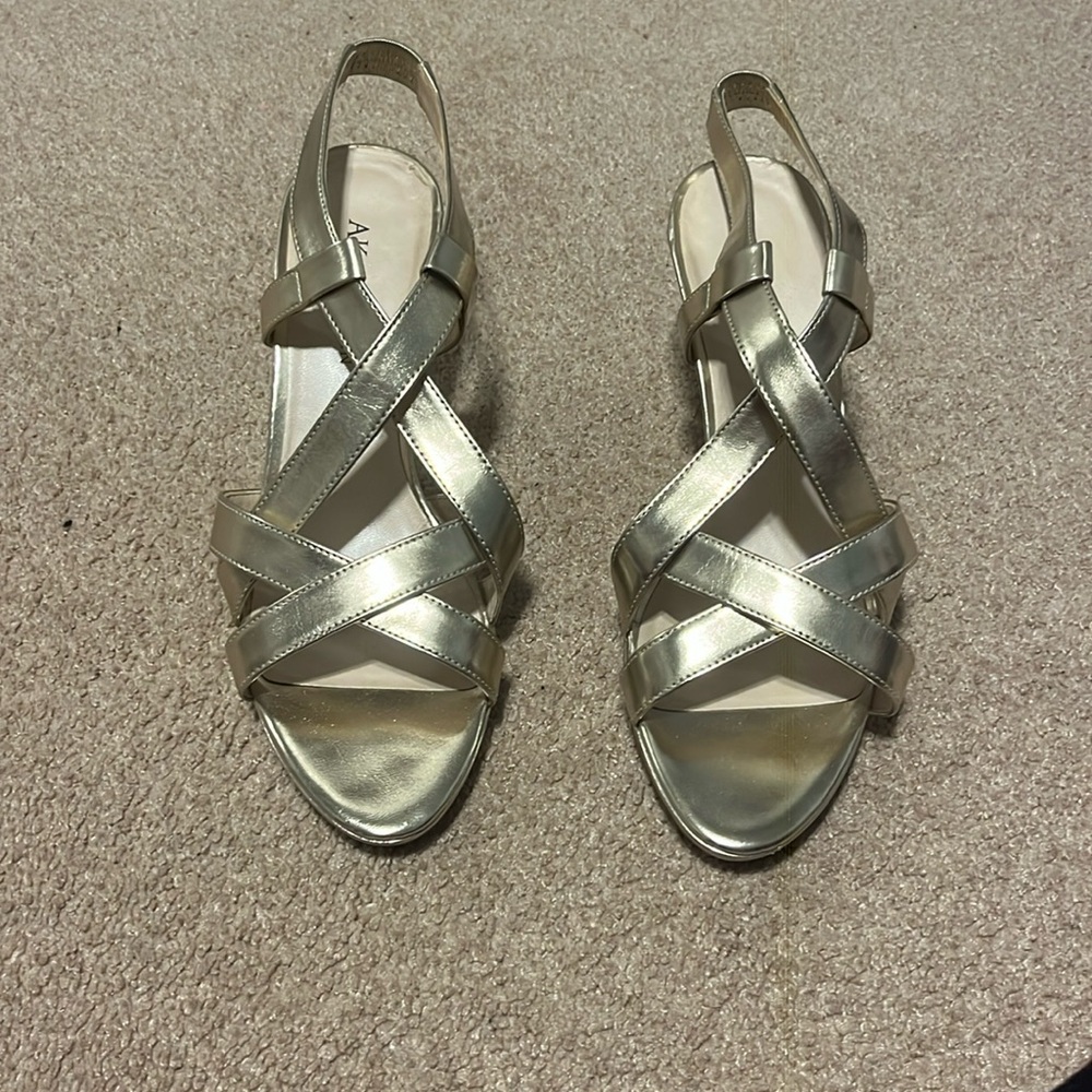 heels. size 7.5